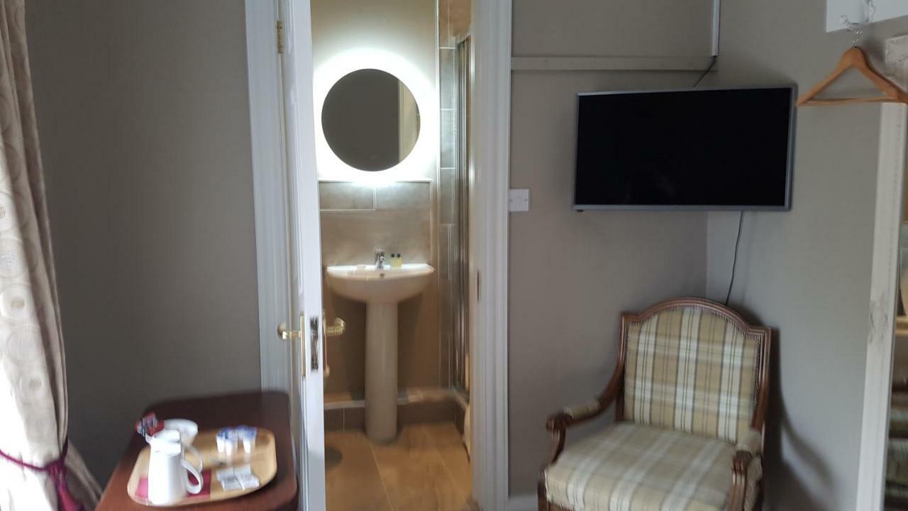 The Bounty Bar Guesthouse Trim Esterno foto